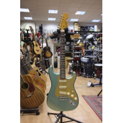 Fender Stratocaster Custom...